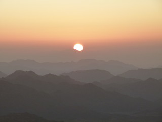 Sunrise phases from the submmit of Moses Mountain