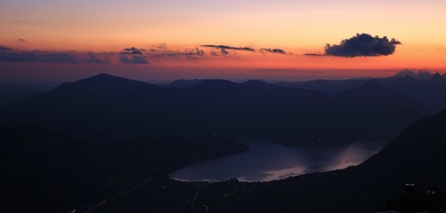 Lake Vierwaldstattersee and mount Rigi just before sunrise