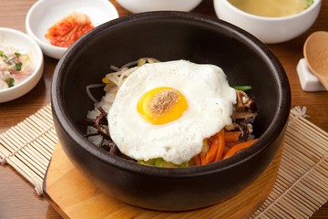 dolsot bibimbap