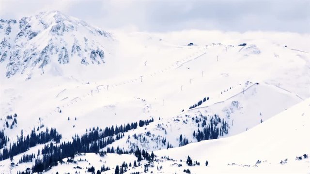 Colorado mountains covered in snow in the Winter