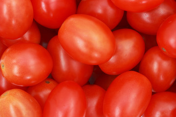 red cherry tomatoes