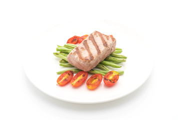 tuna steak with salad