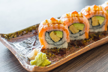 grilled salmon sushi roll