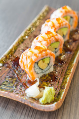 grilled salmon sushi roll