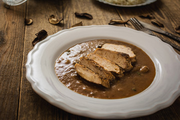 Chicken with mushroom sauce