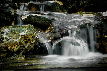 Fototapeta na wymiar Waterfall 02