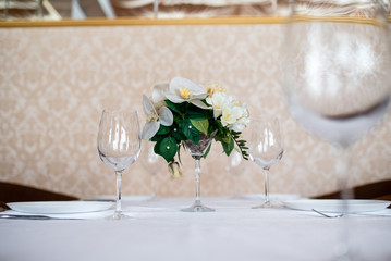 Table decoration of flowers