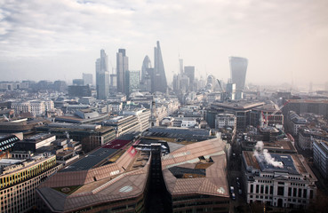Obraz premium rooftop view over London on a foggy day from St Paul's cathedral, UK