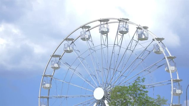  High quality time lapse video of ferris wheel in 4K