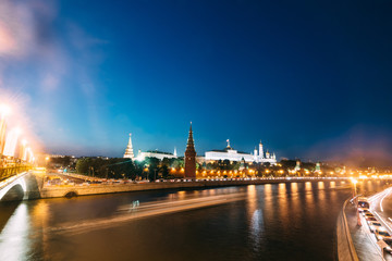 Fototapeta na wymiar Kremlin Wall and Moscow river at night