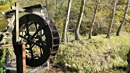 M&uuml;hlrad am Angelsee an der Vierbucher M&uuml;hle, nahe Waldbr&ouml;l