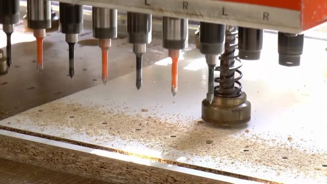 Arbeiten in einer Schreinerwerkstatt