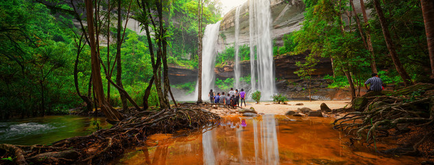 Fototapeta premium The water from a waterfall