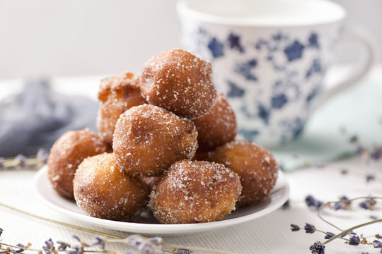 bunyols de Quaresma, Catalan pastries eaten in Lent