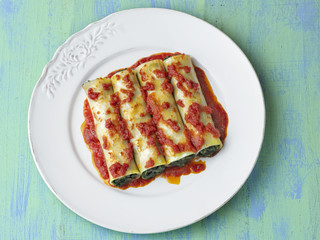 rustic italian vegetarian spinach cannelloni pasta