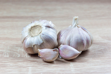 garlic bulbs with garlic cloves