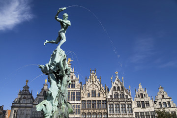 Fototapeta na wymiar Brabo Fountain in Antwerp