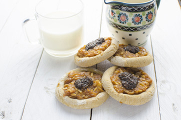 Whole wheat cookies with apples