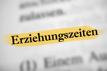 Obraz premium Erziehungszeiten - gelb markierter Text