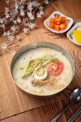 kong guksu. Noodles in Cold Soybean Soup. 