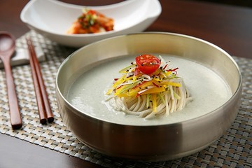 kong guksu. Noodles in Cold Soybean Soup. 