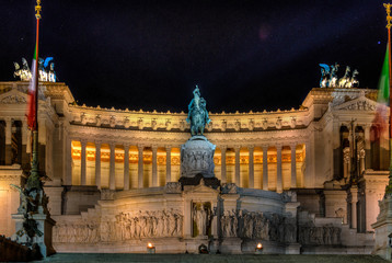 Fototapeta na wymiar Night shot of the Altare della Patria in Rome