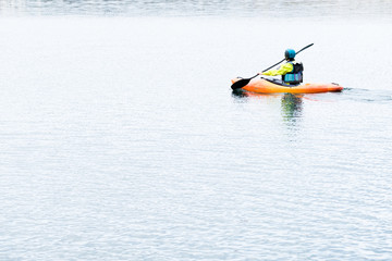 kayak eau étang lac sport canoé rafting pagaie promenade ballade gilet sauvetage