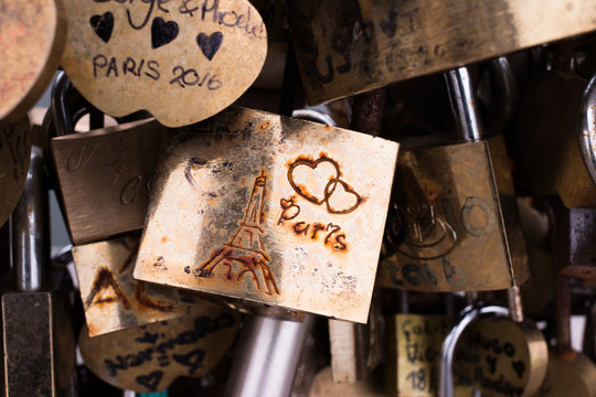 Paris Love padlocks