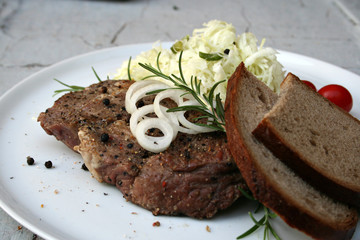 organisch, lifestyle, männerfrühstück, sauerteigbrot, krautsalat, rosmarin, bio-filets, rare, grill, bbq, werbetafel, wildkräuter, shabby, chic, urban, makro, medium, rare, 