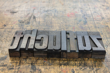 Wort Zuflucht aus Holzbuchstaben