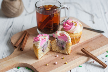 Cupcakes with tea