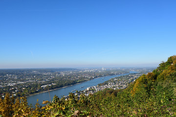 blick auf rhein von aussichtsplattform königswinter 