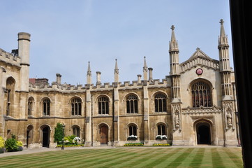 Patio de la Universidad de Cambridge
