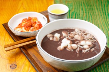 red beans kalguksu