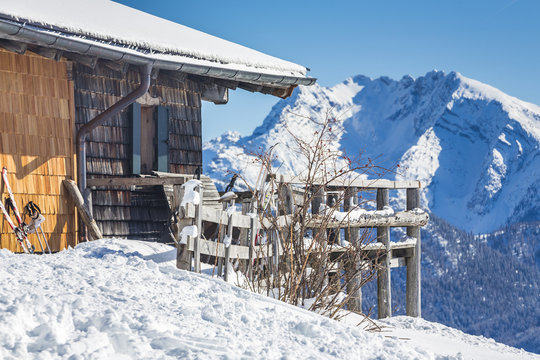 Almh&uuml;tten in den Alpen