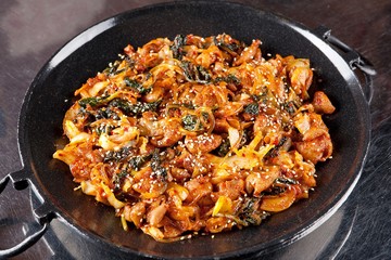 yache gopchang bokkeum. Stir-fried Beef Tripe with Vegetables.