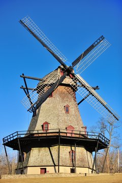 The Fabyan Windmill is an authentic, working Dutch windmill in Geneva, Illinois. The five-story wooden windmill dates from the 1850s. It is listed on the US Register of HIstoric Places. 