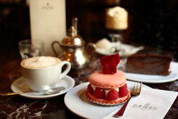 Cafe DEMEL Macaroon