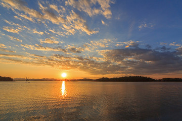Fototapeta na wymiar sunset at the lake