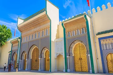Zelfklevend Fotobehang Gate to the palace of the king of Morocco in Fes or Fez © SvetlanaSF
