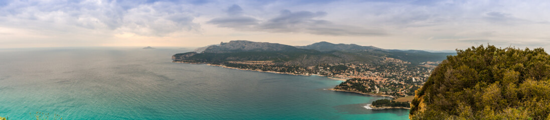 Fototapeta na wymiar Panorama de Cassis depuis le Cap Canaille, Bouches-du-Rhône, Provence, France