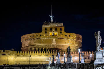 Fototapeta na wymiar Nightview of Castelo Sant Angelo