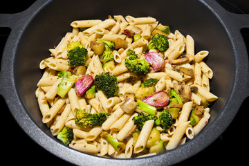 PASTA WITH VEGETABLES