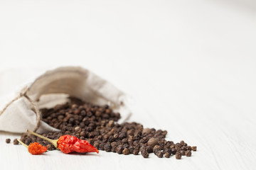 peppercorns,dry red pepper pods, pepper,recipes of the cosmetics and cooking