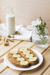 Banana sandwiches with peanut butter