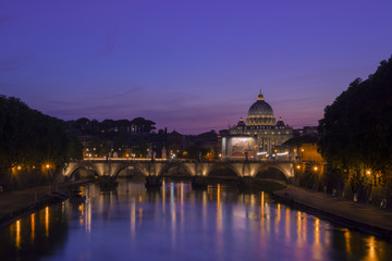 Fototapeta na wymiar Vista notturna di San Pietro, Roma, Italia
