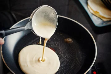 Foto op Plexiglas Making of home made pancakes © exousia