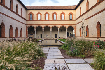 Fototapeta premium Milan (Italy): the castle, a courtyard