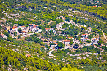 Fototapeta na wymiar Mediterranean village on Island of Vis