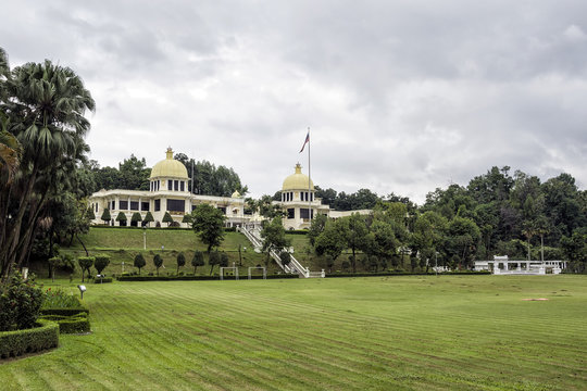 The Istana Negara at along Jalan Istana was the former residence of the Yang di-Pertuan Agong (Supreme King) of Malaysia. - The Istana Negara now is Royal Museum .